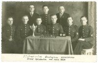 Franciszek Burczyk (siedzi drugi z prawej) z szachistami OMP Godula, 1937