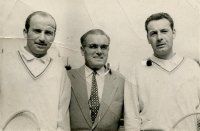 Henryk Jonszta w towarzystwie tenisistów francuskich, 1955
