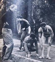 Marian Hoffmann (pierwszy z lewej); źródło: ''Sportowiec'' 1973, nr 27